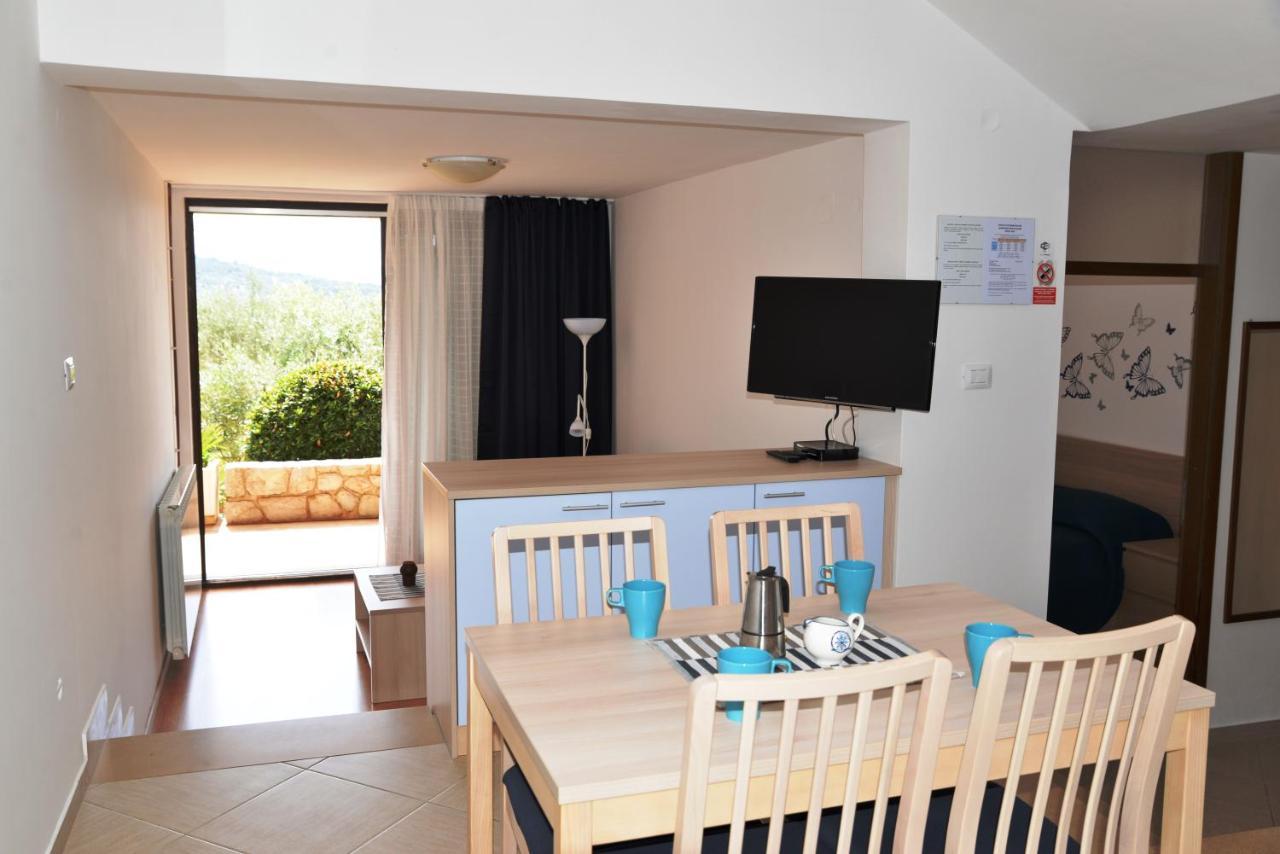 Apartments Palma & Pino Cres Dış mekan fotoğraf