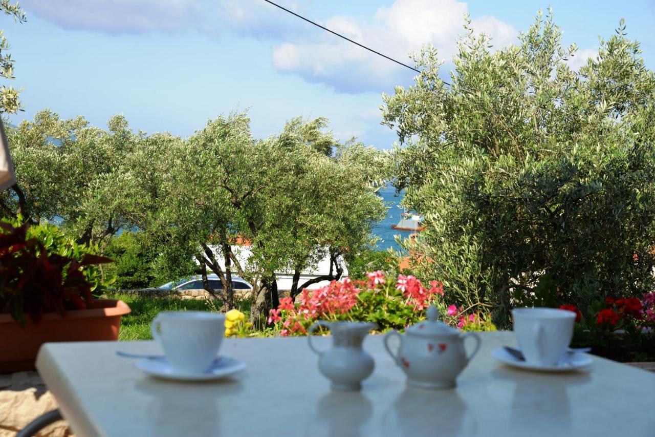 Apartments Palma & Pino Cres Dış mekan fotoğraf