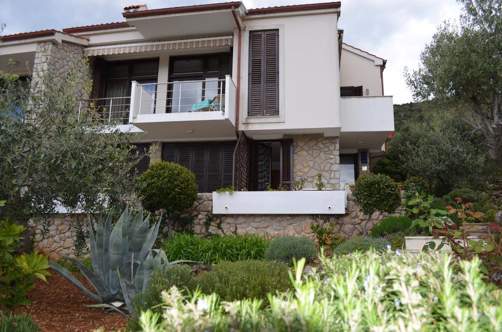 Apartments Palma & Pino Cres Dış mekan fotoğraf